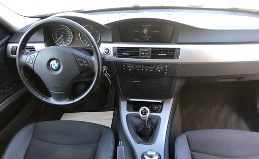 BMW 318D E90 2006 - vue 6