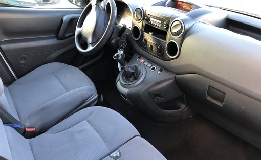 Peugeot Partner 1.6 HDI 90 Ch 3 pl 2013 - vue 4