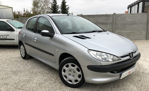 Peugeot 206+ 1.1 2005 - vue 3