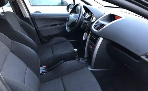 Peugeot 207 1.6 HDI 90 Ch 2008 - vue 4