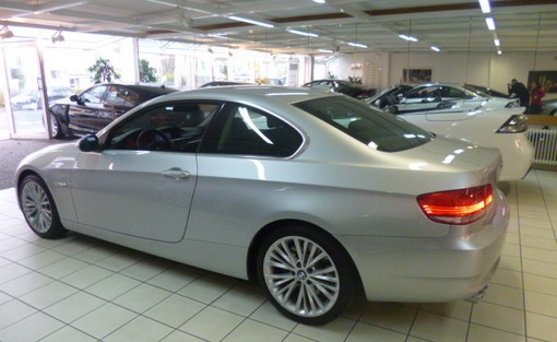 BMW Bmw 330D Coupe 2010 - vue 2