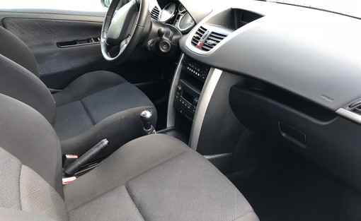 Peugeot 207 1.4 Vti 95 Ch 2008 - vue 4