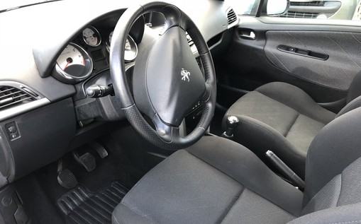 Peugeot 207 1.4 Vti 95 Ch 2008 - vue 6