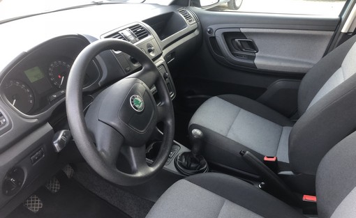 Skoda Fabia 1.2 TDI 75ch 2012 - vue 6