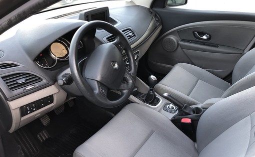 Renault Megane 1.5 DCI 110 2010 - vue 4
