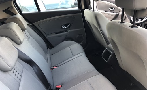 Renault Megane 1.5 DCI 110 2010 - vue 5