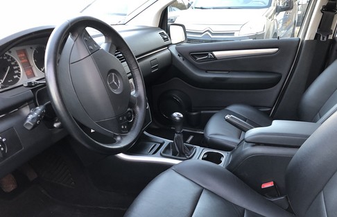 Mercedes-Benz B200 2010 - vue 6