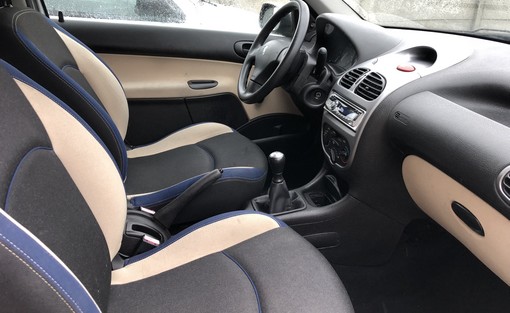 Peugeot 206+ 1.1 2005 - vue 4