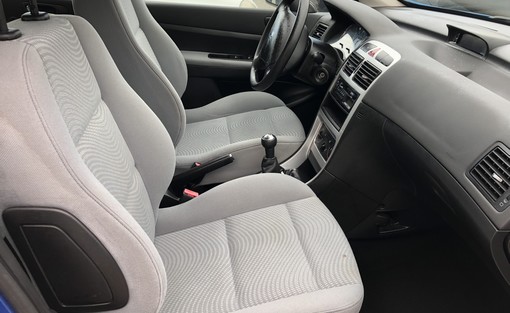 Peugeot 307 SW 1.4 90 Ch 2005 - vue 4