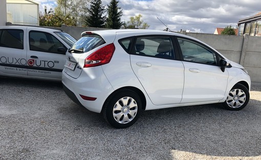 Ford Fiesta 1. 4 TDCI 2010 - vue 2