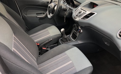 Ford Fiesta 1. 4 TDCI 2010 - vue 4