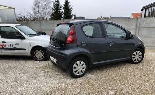 Peugeot 107 1.0 active 2014 - vue 2
