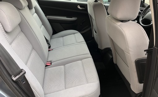 Peugeot 307 1.4 90 Ch 2006 - vue 5