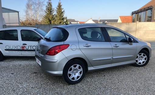 Peugeot 308 1.6 HDI 110 2009 - vue 2