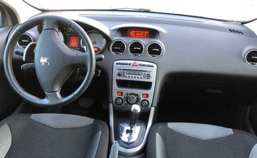 Peugeot 308 1.6 HDI 110 2009 - vue 6