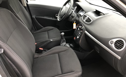 Renault Clio 3 1.5 DCI 75 2012 - vue 4