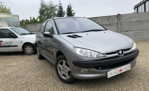 Peugeot 206 1.4 90 Ch crystal 2004 - vue 3