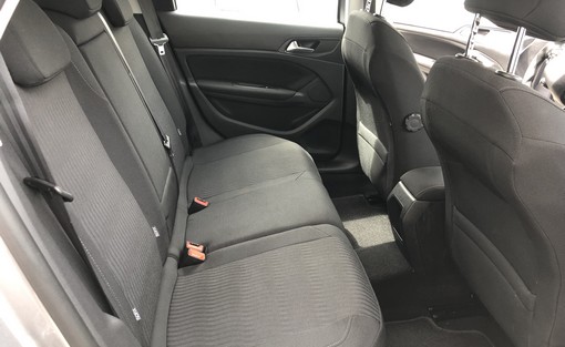 Peugeot 308 SW 1.6 HDI 92 Ch active 2014 - vue 5