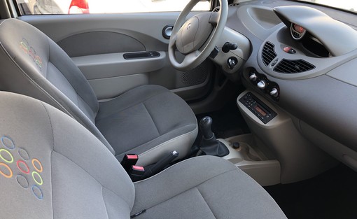 Renault Twingo 1.5 DCI 65 2009 - vue 4