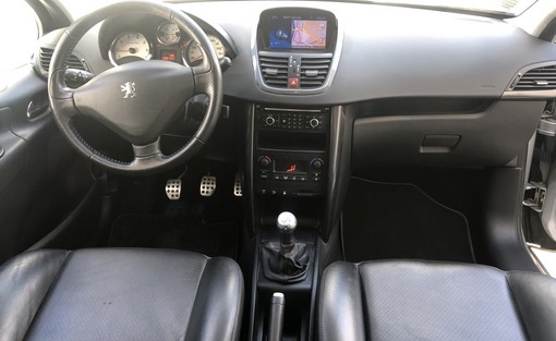 Peugeot 207 1.6 150 Ch Thp gt 2008 - vue 4