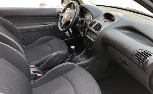 Peugeot 206 1.4 HDI 70 2008 - vue 4