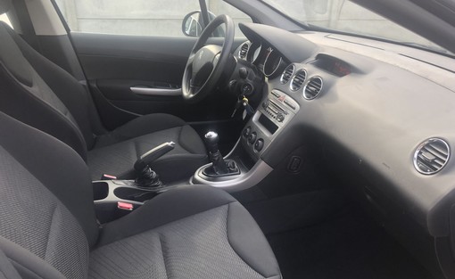 Peugeot 308 SW 1.6 HDI 92 Ch access 2012 - vue 4