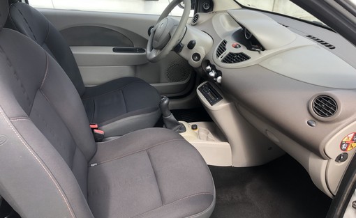 Renault Twingo 1.5 DCI 65 2009 - vue 4
