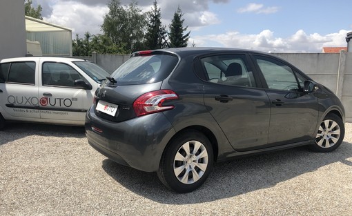 Peugeot 208 1.4 HDI 70 2013 - vue 2