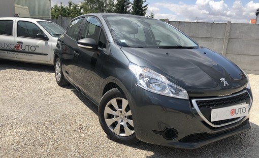 Peugeot 208 1.4 HDI 70 2013 - vue 3
