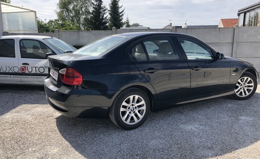 BMW 318D 2006 - vue 3