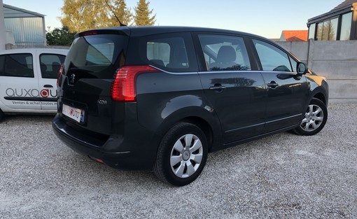 Peugeot 5008 1.6 HDI 110 premium 2010 - vue 2