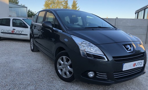 Peugeot 5008 1.6 HDI 110 premium 2010 - vue 3