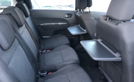 Peugeot 5008 1.6 HDI 110 premium 2010 - vue 5