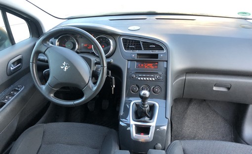 Peugeot 5008 1.6 HDI 110 premium 2010 - vue 6
