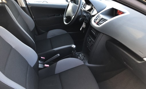 Peugeot 207 SW 1.4 95 Ch 2009 - vue 4
