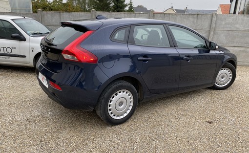 Volvo V40 D2 115ch 2015 - vue 2