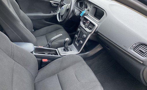 Volvo V40 D2 115ch 2015 - vue 4