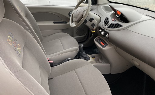 Renault Twingo 1.5 DCI 65 authentique 2010 - vue 4