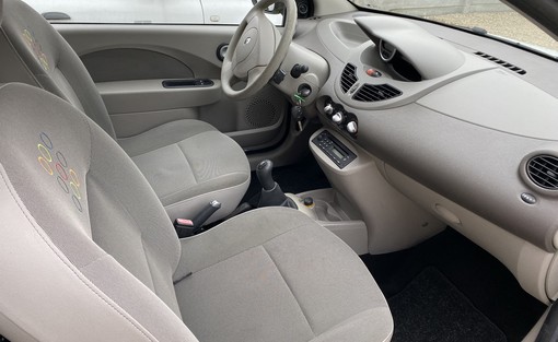 Renault Twingo 1.5 DCI 65 authentique 2009 - vue 4