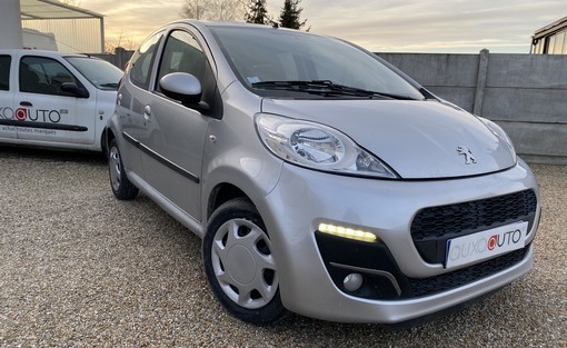 Peugeot 107 1.0 2012 - vue 3