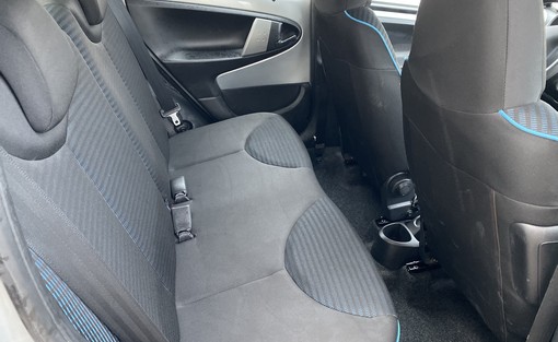 Peugeot 107 1.0 2012 - vue 5