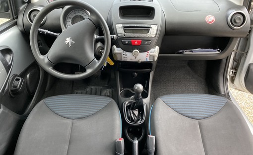 Peugeot 107 1.0 2012 - vue 6