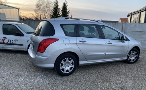 Peugeot 308 SW 1.6 HDI 110 Ch 2008 - vue 2