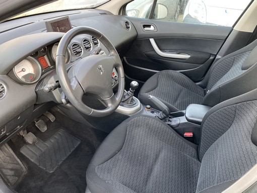 Peugeot 308 SW 1.6 HDI 110 Ch 2008 - vue 7
