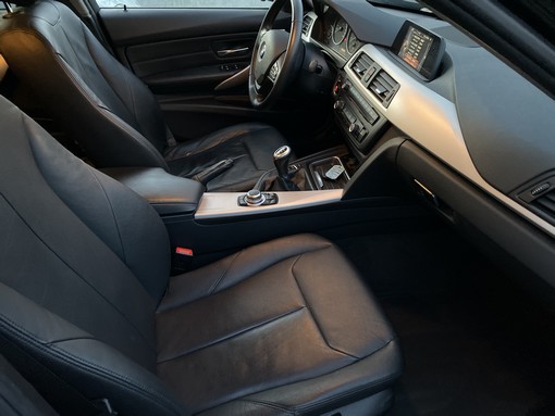 BMW 316D Touring 116ch 2014 - vue 4