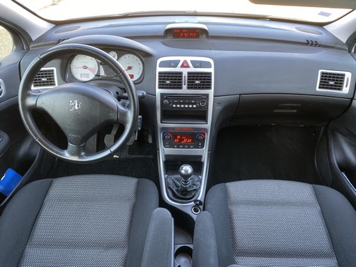 Peugeot 307 SW 2.0 HDI 136ch 2008 - vue 6