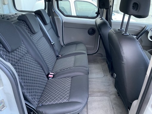 Renault Kangoo 1.5 DCI 70 2009 - vue 5