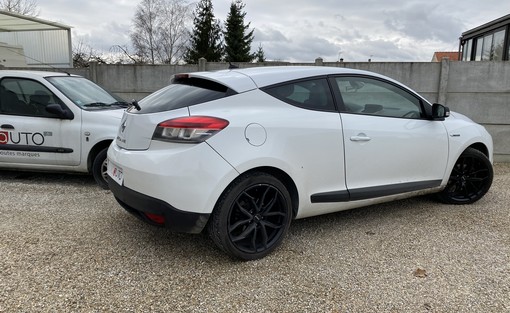 Renault Megane 1.5 DCI 90ch - vue 2