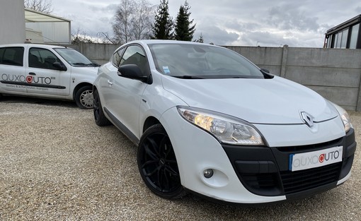 Renault Megane 1.5 DCI 90ch - vue 3
