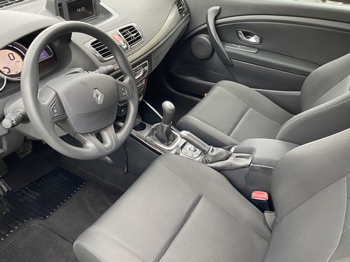Renault Megane 1.5 DCI 90ch - vue 6